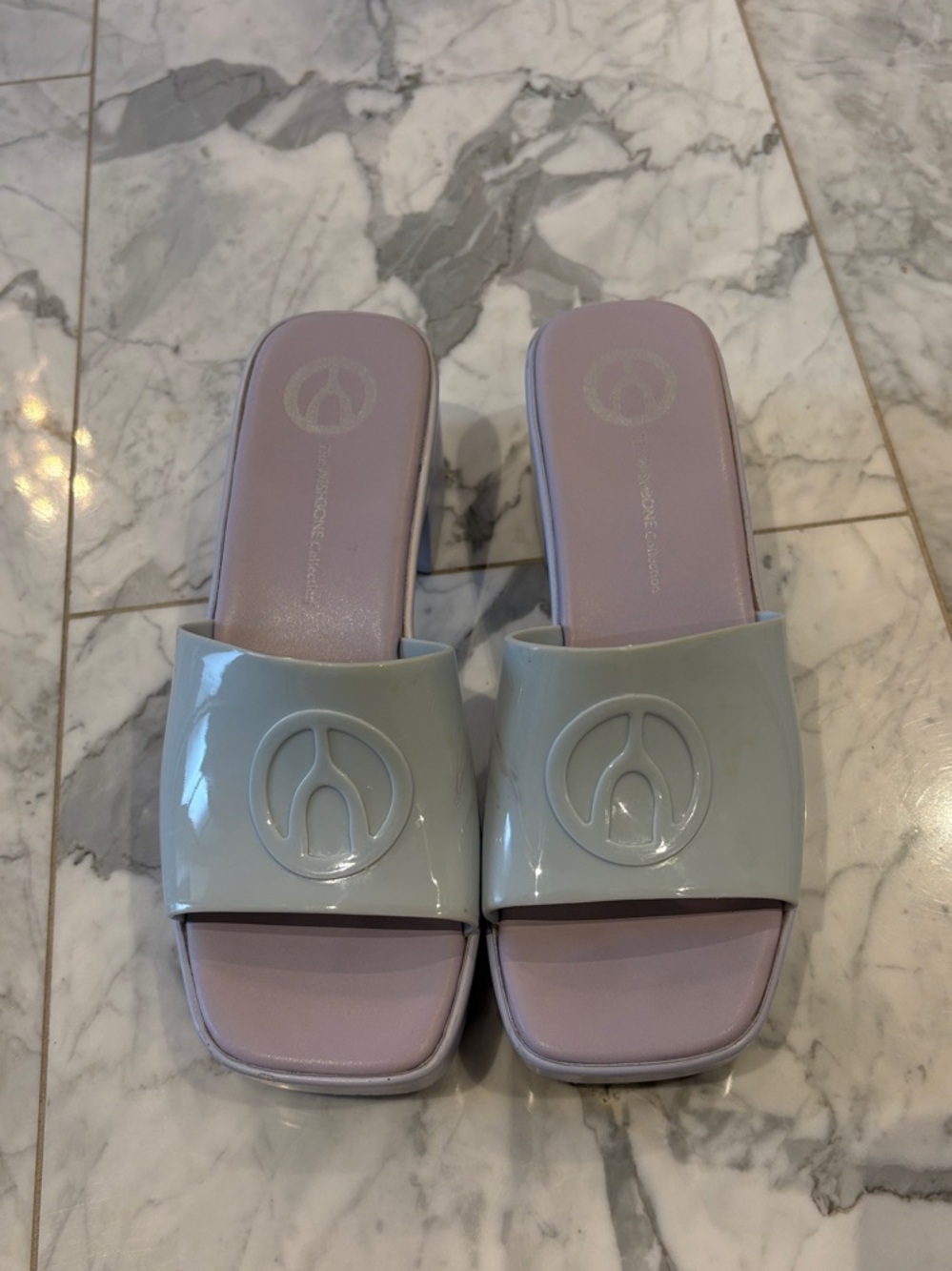 Wishbone Open-Toe Slide Mules in Pale Lavender and Glossy Light Blue